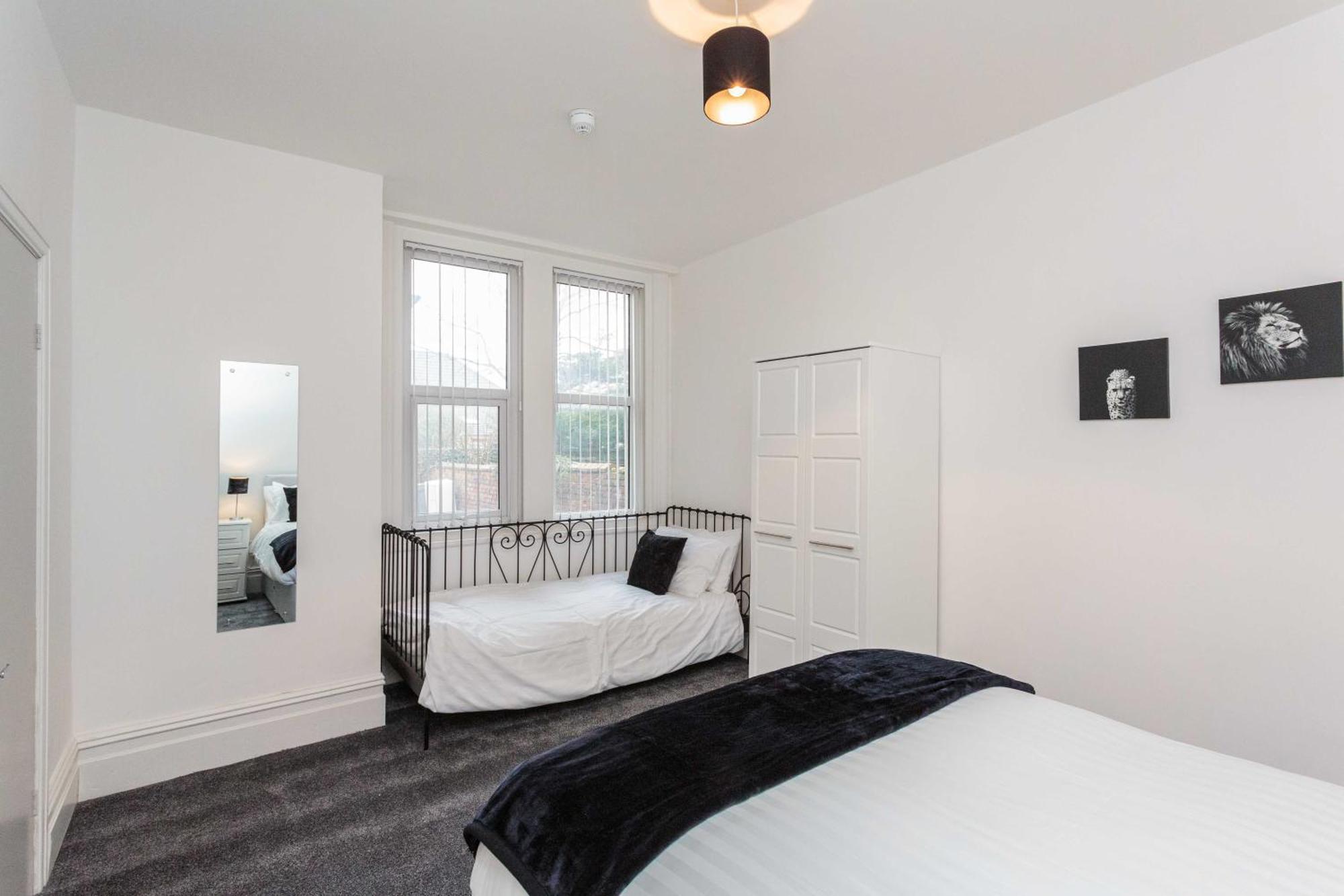 Cherry Property - Berry Apartments Blackpool Room photo