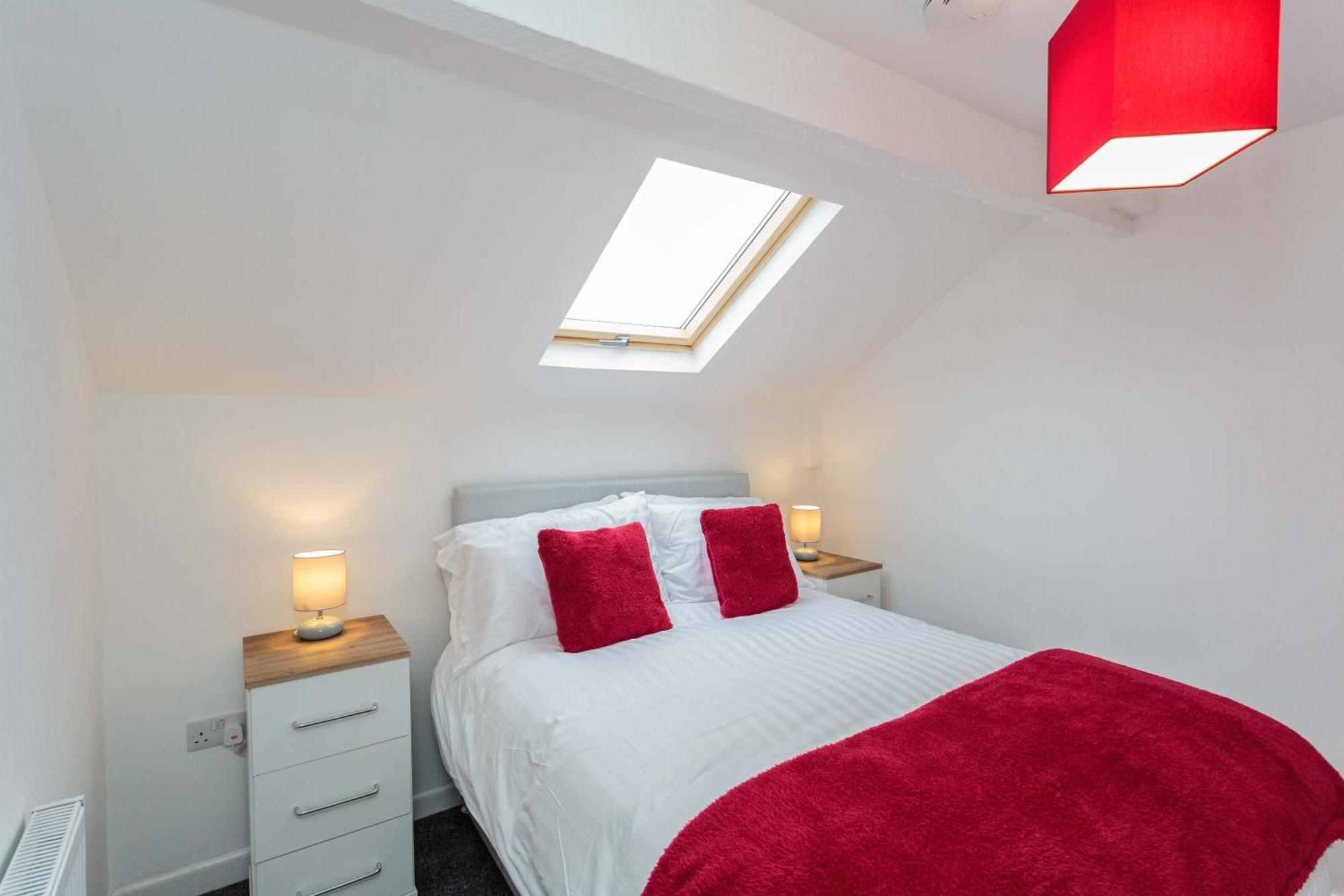 Cherry Property - Berry Apartments Blackpool Room photo
